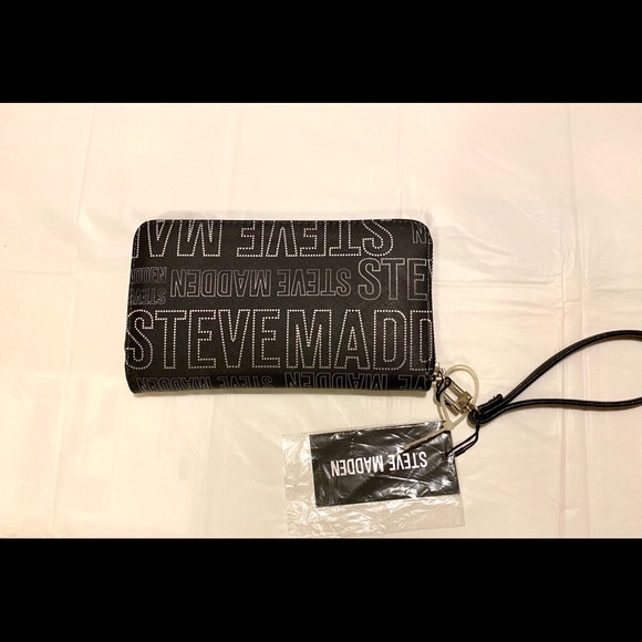 Steve Madden black & white logo wristlet wallet. - Picture 3 of 4